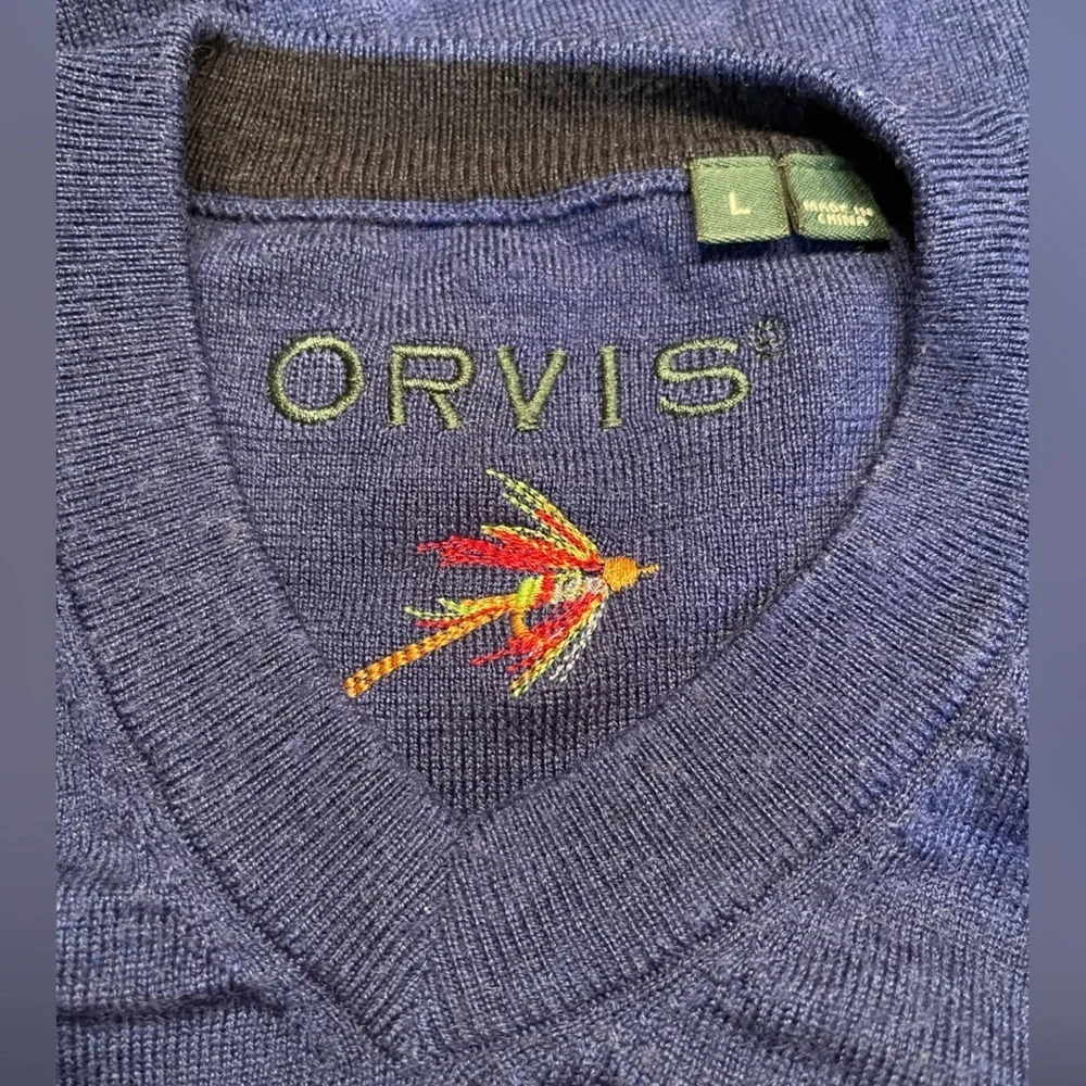 💙ORVIS 100% Merino Wool sweater in beautiful shade of royal blue. Cool details!
